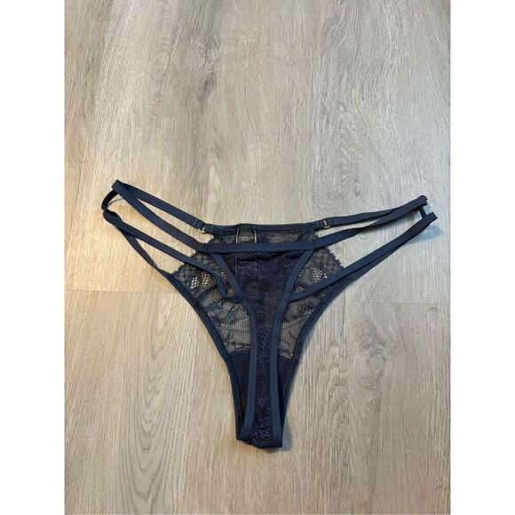 Victorias Secret Floral String Thong Size Large NWT - Picture 1 of 4